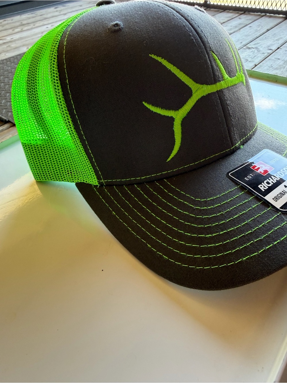 Richardson Men's Dark Gray & Neon Green Trucker Hat